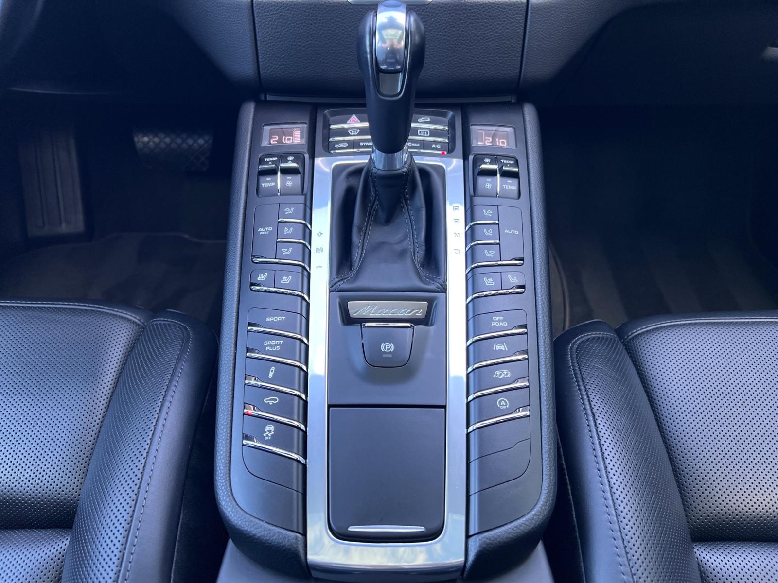 PORSCHE Macan GTS PDK-image-20