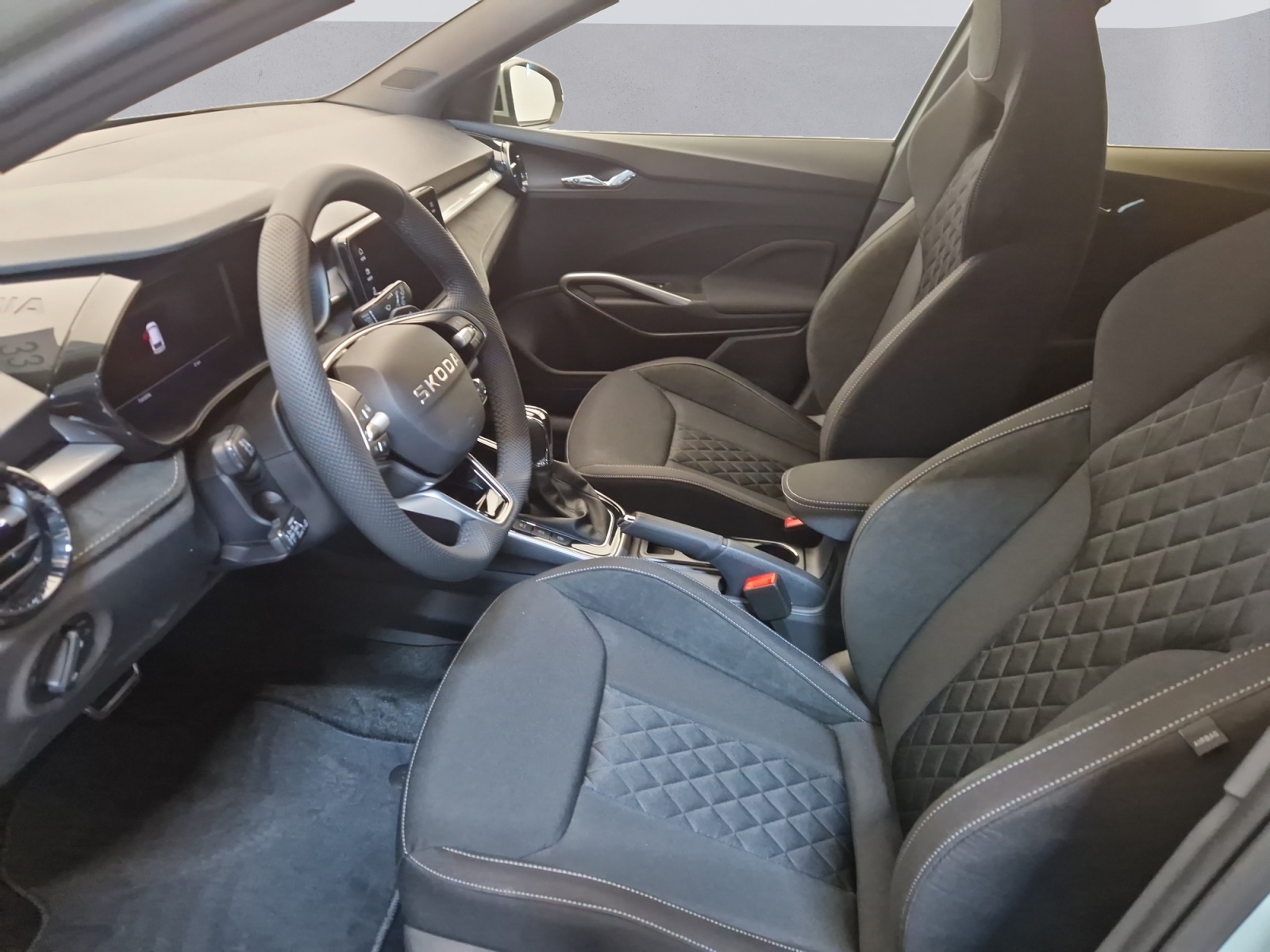 SKODA Fabia 1.0 TSI Dynamic DSG-image-8