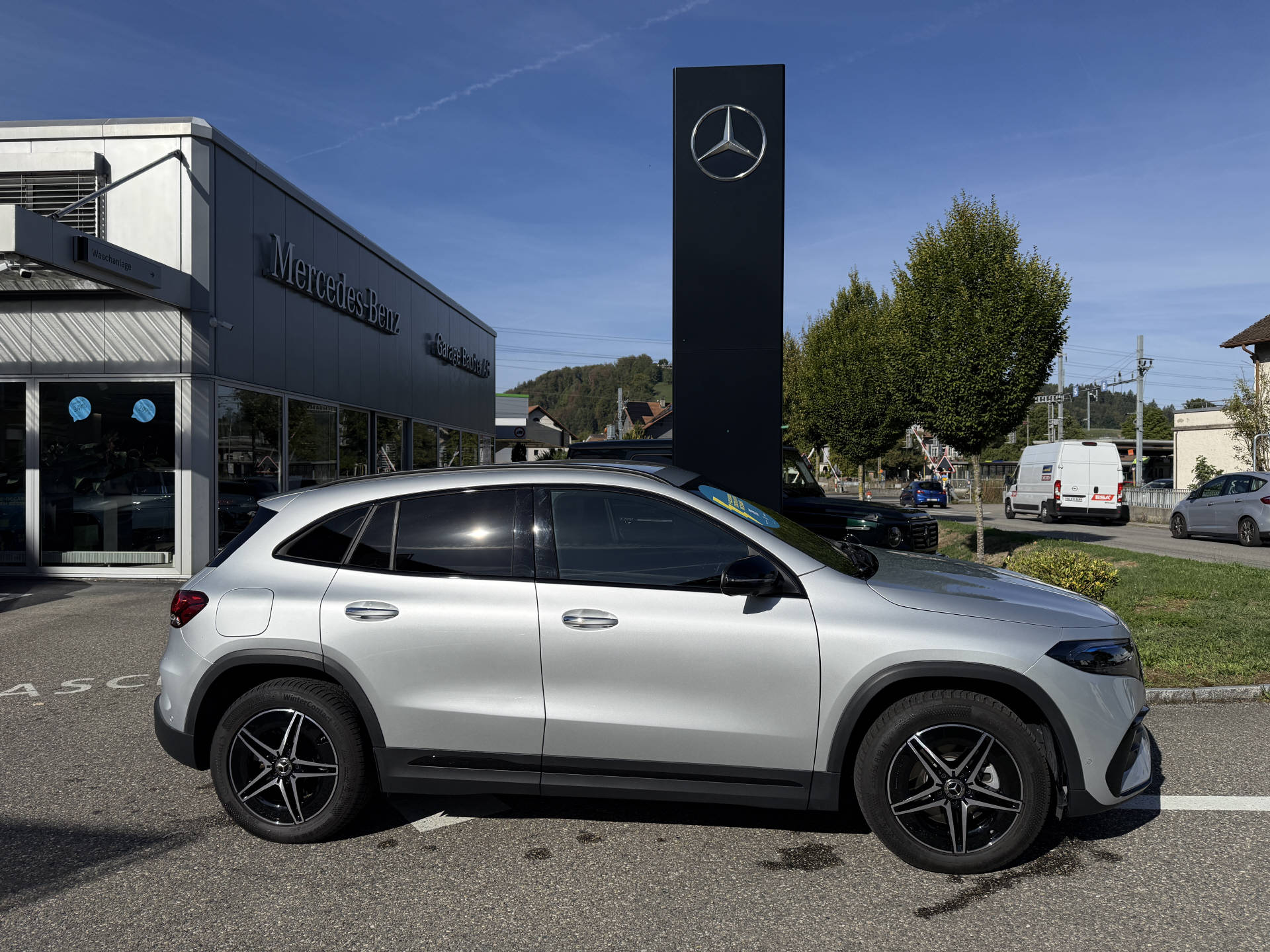 MERCEDES-BENZ EQA 350 AMG Line 4matic-image-9