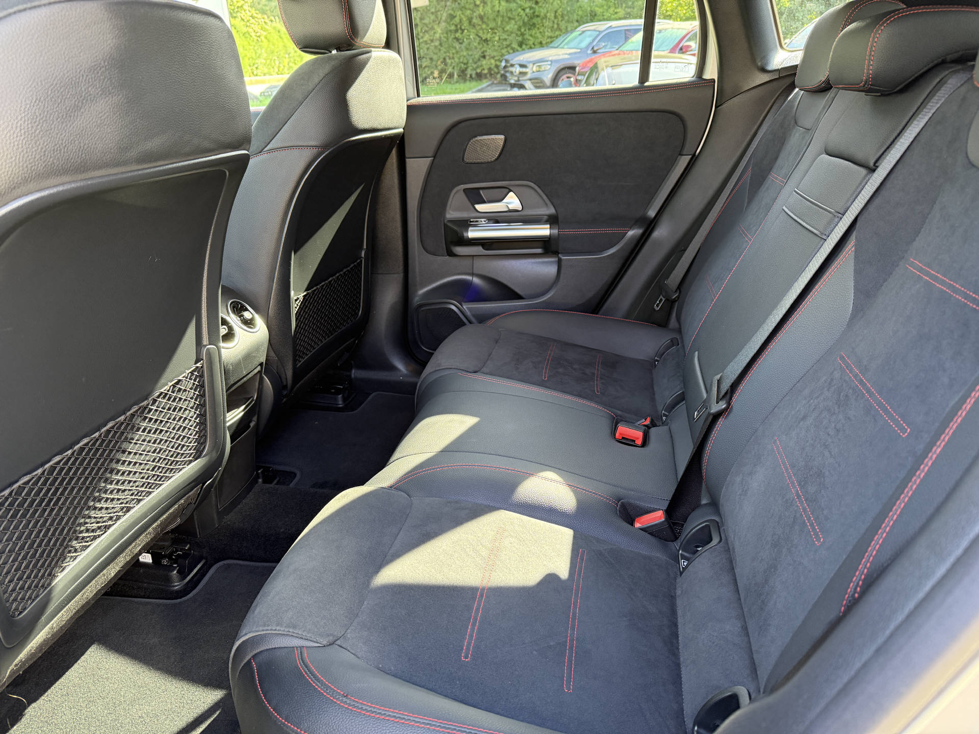 MERCEDES-BENZ EQA 350 AMG Line 4matic-image-5