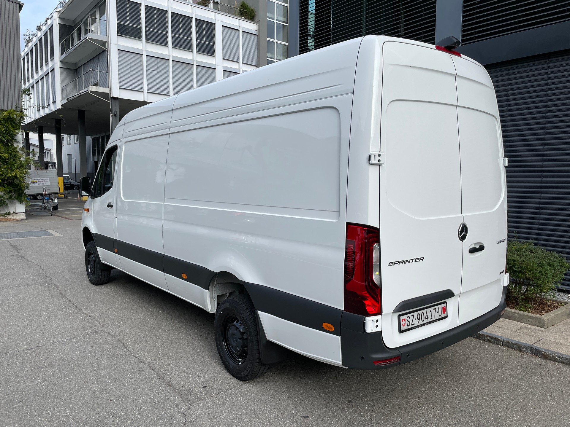 MERCEDES-BENZ Sprinter 319 CDI Lang 9G-TRONIC 4x4 ALLRAD-image-2