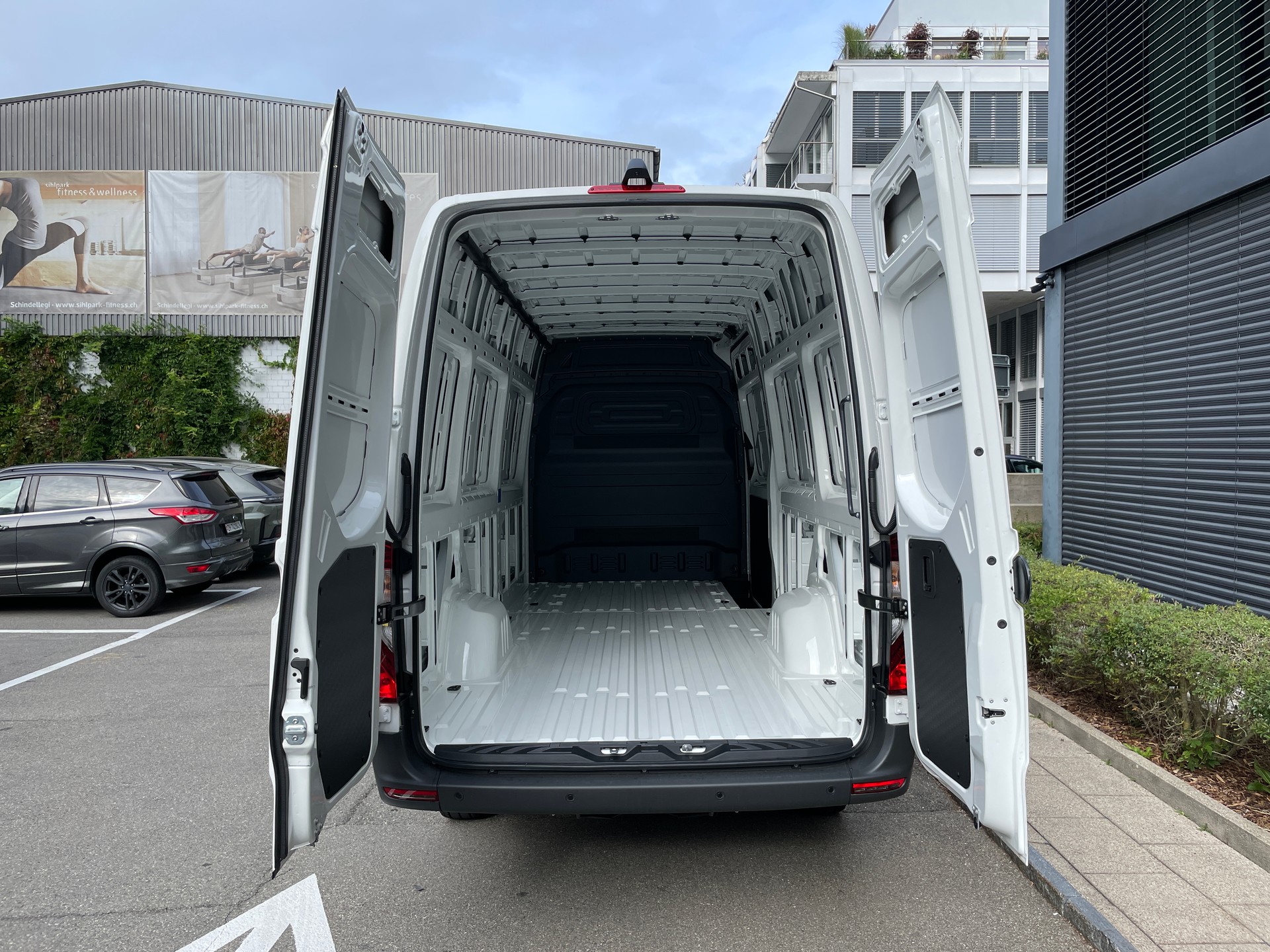 MERCEDES-BENZ Sprinter 319 CDI Lang 9G-TRONIC 4x4 ALLRAD-image-4