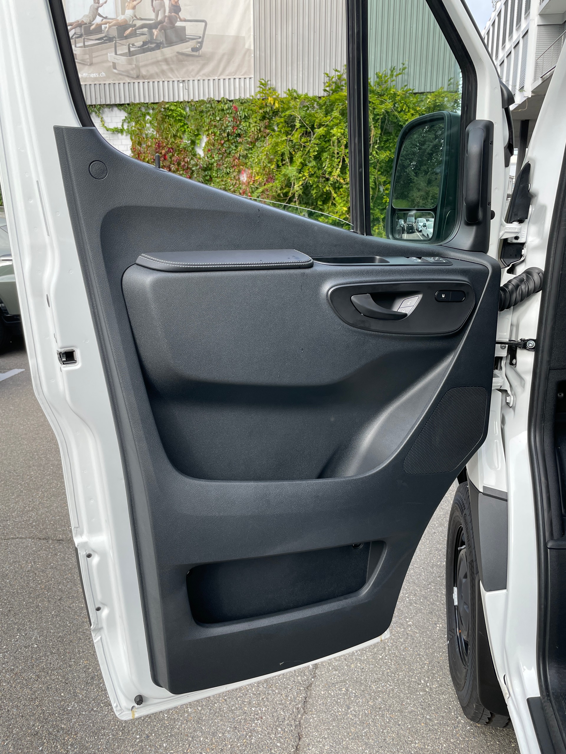 MERCEDES-BENZ Sprinter 319 CDI Lang 9G-TRONIC 4x4 ALLRAD-image-11