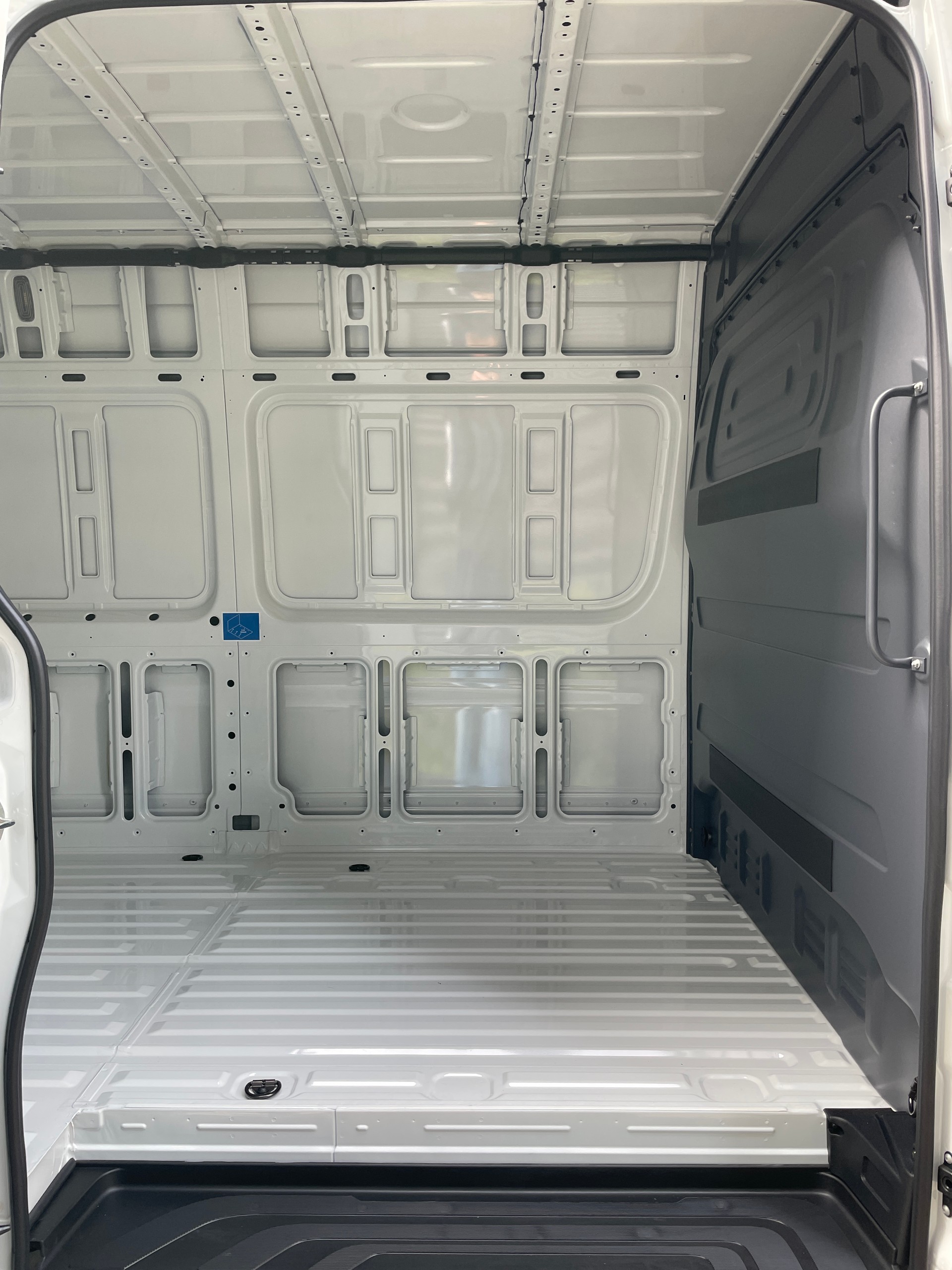MERCEDES-BENZ Sprinter 319 CDI Lang 9G-TRONIC 4x4 ALLRAD-image-9