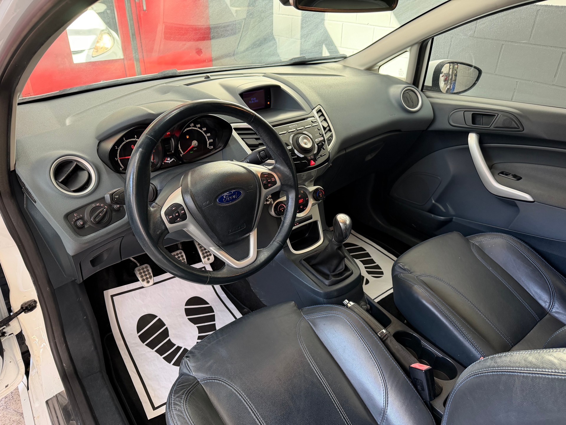 FORD Fiesta 1.6 16V Sport+ //NEU AB MFK!-image-7