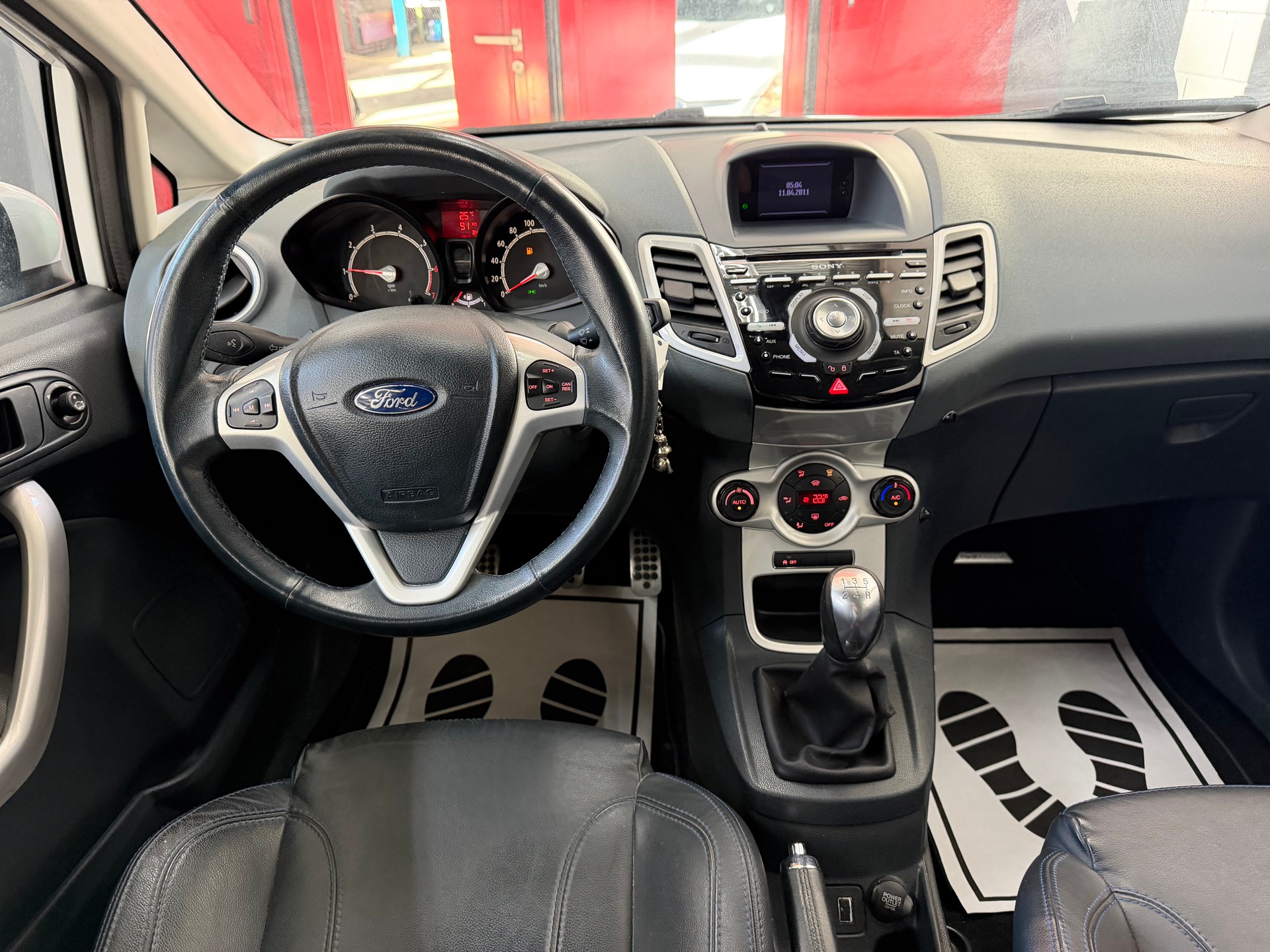 FORD Fiesta 1.6 16V Sport+ //NEU AB MFK!-image-8