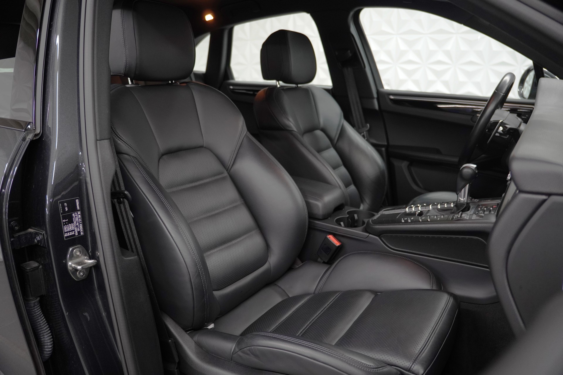 PORSCHE Macan S PDK-image-11