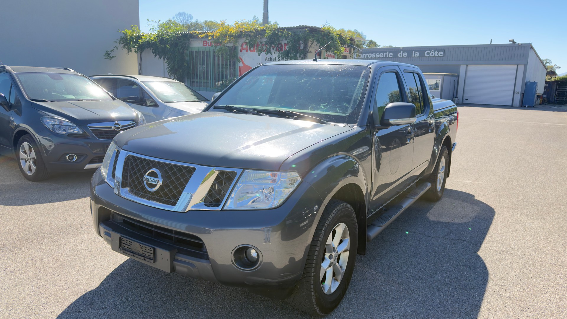NISSAN Navara Double Cab LE 2.5 dCi 4WD LB Automat-image-2