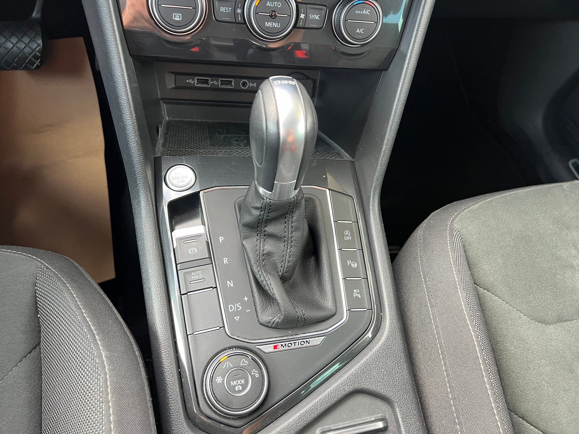 VW Tiguan 2.0TSI Highline R-Line 4x4 DSG *** Anhängerkupplung 2500 kg. * frisch ab MFK * 12 / 24 Mt. Garantie möglich **-image-17