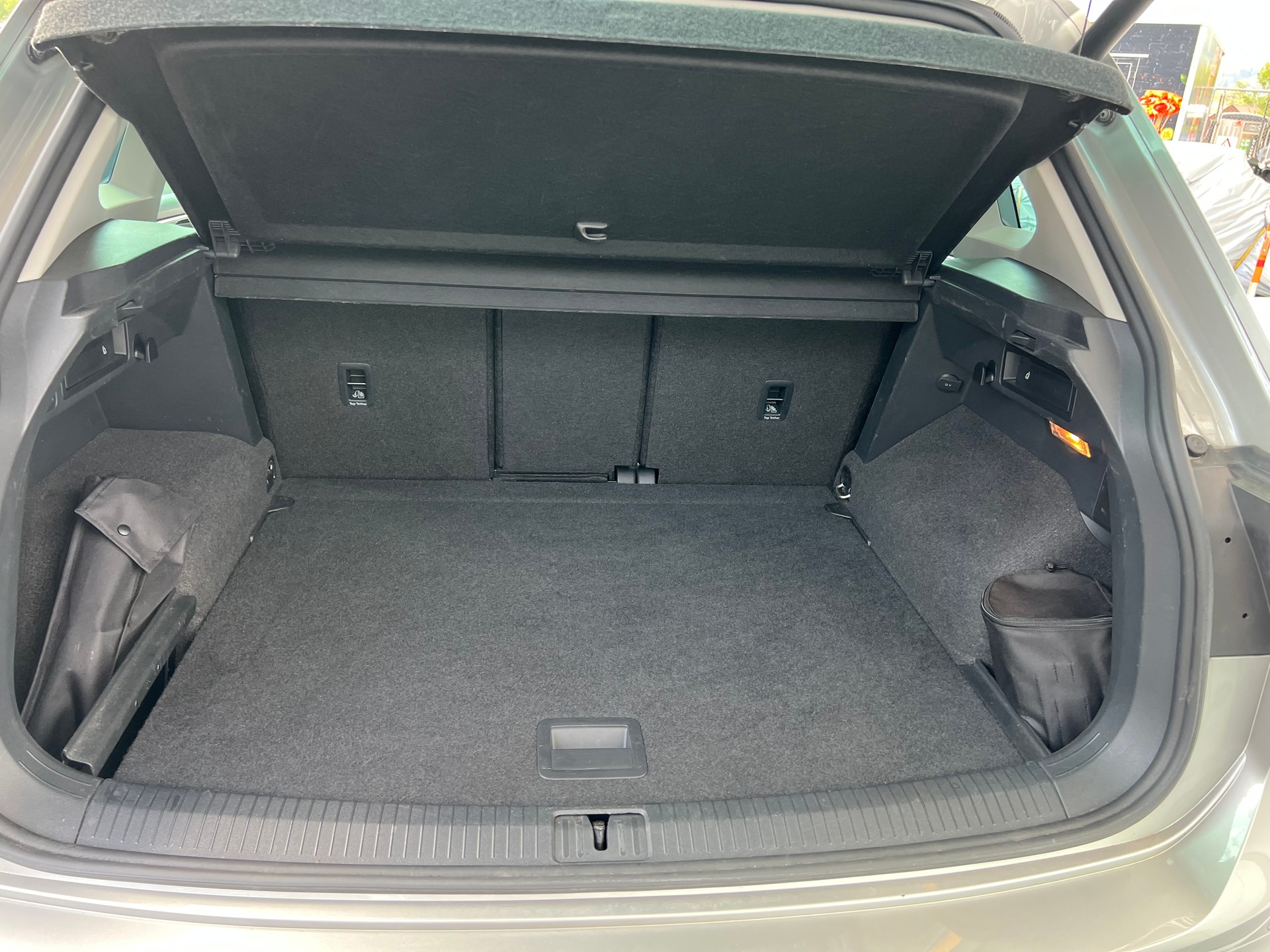 VW Tiguan 2.0TSI Highline R-Line 4x4 DSG *** Anhängerkupplung 2500 kg. * frisch ab MFK * 12 / 24 Mt. Garantie möglich **-image-6