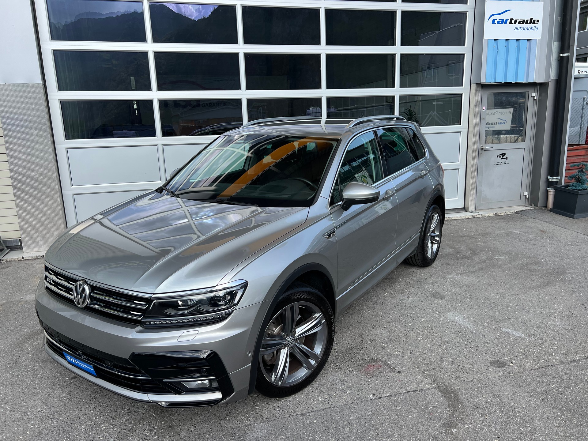 VW Tiguan 2.0TSI Highline R-Line 4x4 DSG *** Anhängerkupplung 2500 kg. * frisch ab MFK * 12 / 24 Mt. Garantie möglich **-image-11