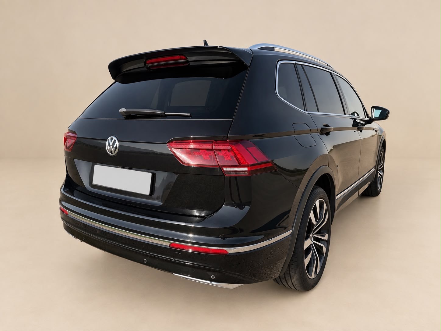 VW Allspace 2.0 TDI SCR Highline DSG 4Motion R-Line-image-4