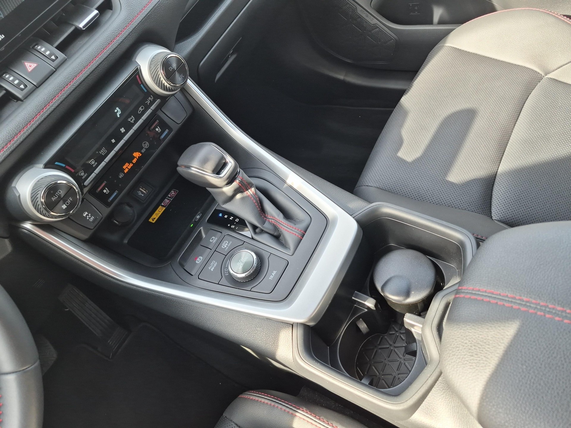 TOYOTA RAV4 2.5 Plug-In-Hybrid Platinum-image-16