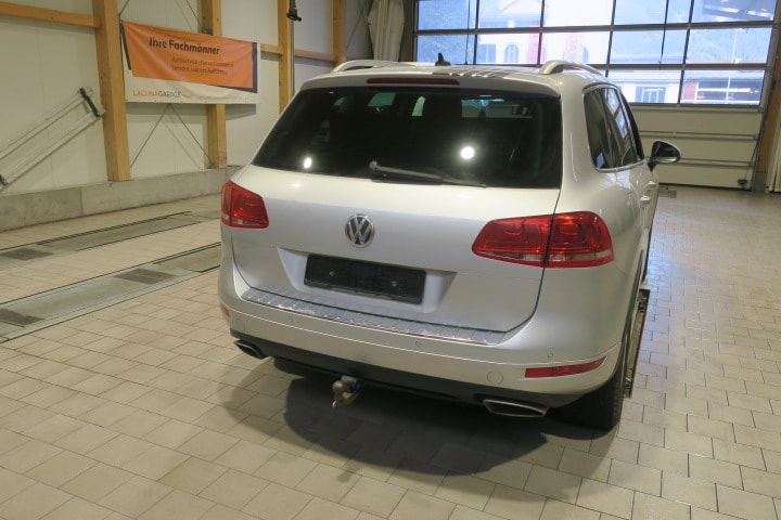 VW Touareg 3.0 TDI BlueMotion Technology Tiptronic-image-2