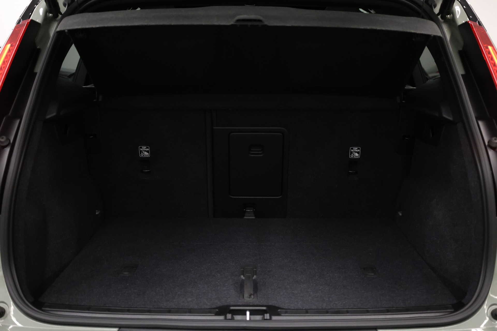 VOLVO XC40 P8 Twin Pro AWD-image-31