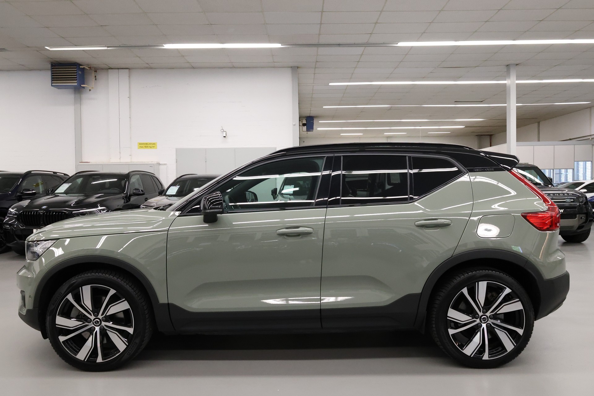 VOLVO XC40 P8 Twin Pro AWD-image-11