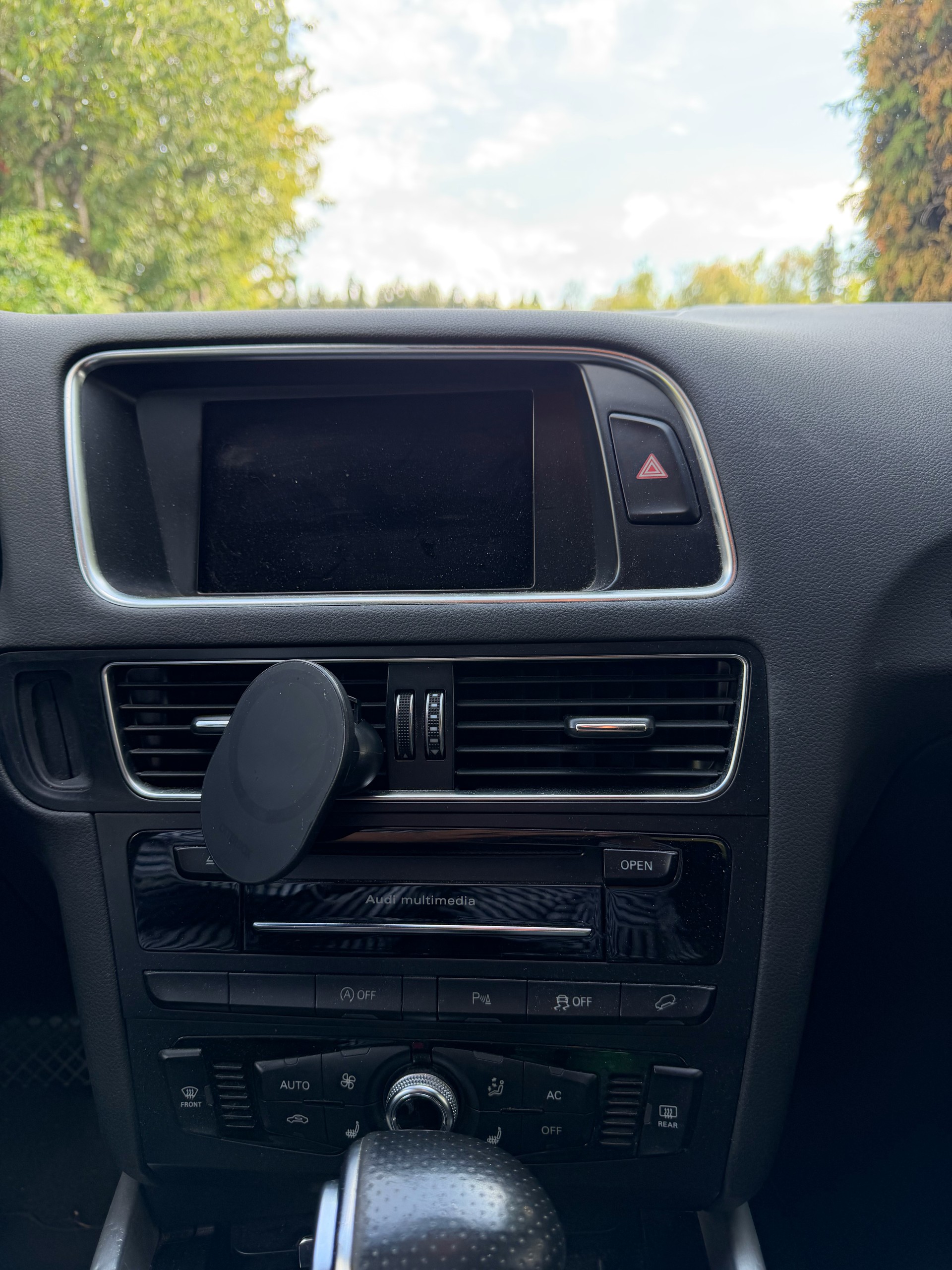 AUDI 2.0 TDI quattro S-Tronic-image-16