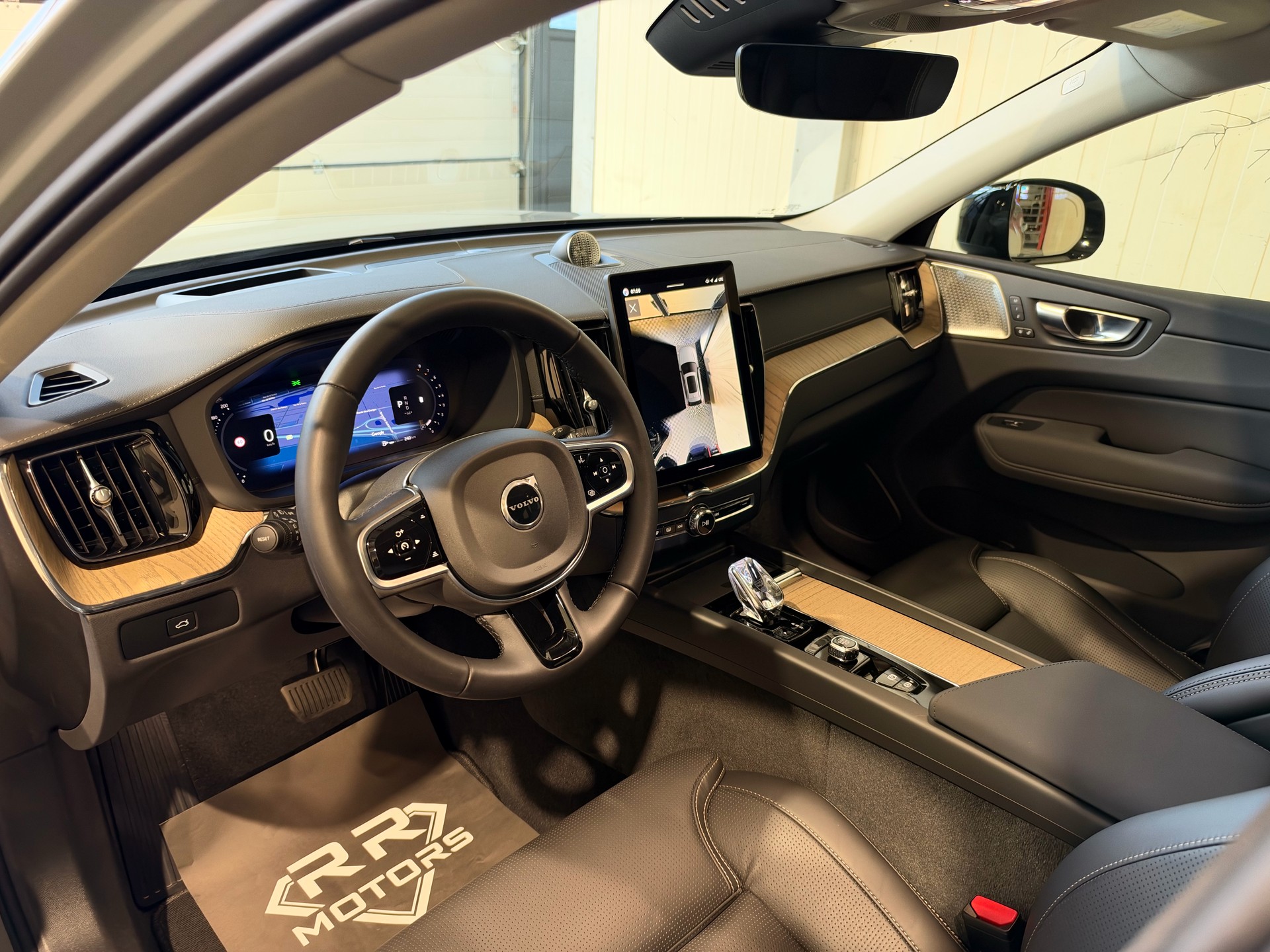 VOLVO XC60 B5 Benzin Mild Hybrid AWD Ultra Dark Geartronic-image-12