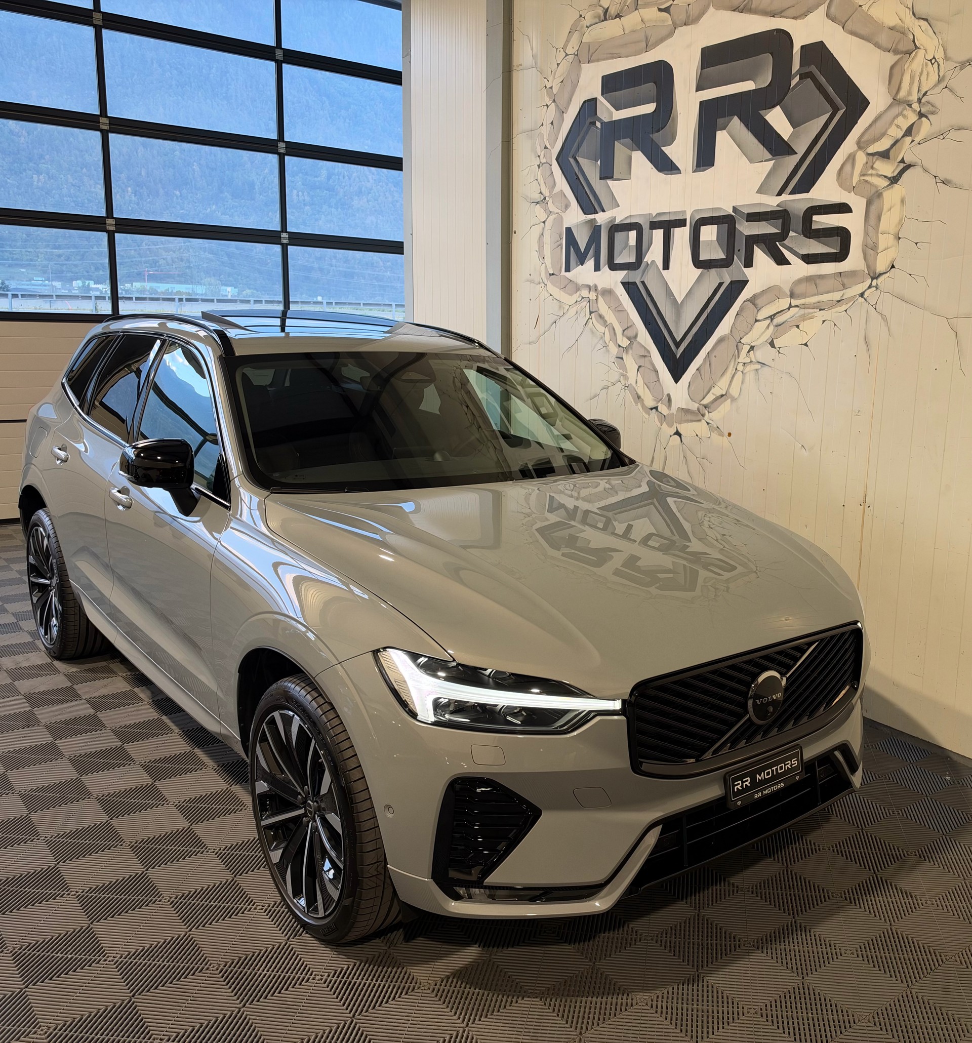 VOLVO XC60 B5 Benzin Mild Hybrid AWD Ultra Dark Geartronic-image-6