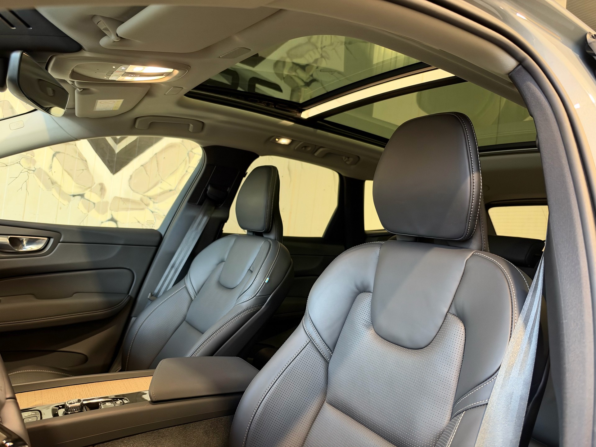 VOLVO XC60 B5 Benzin Mild Hybrid AWD Ultra Dark Geartronic-image-14