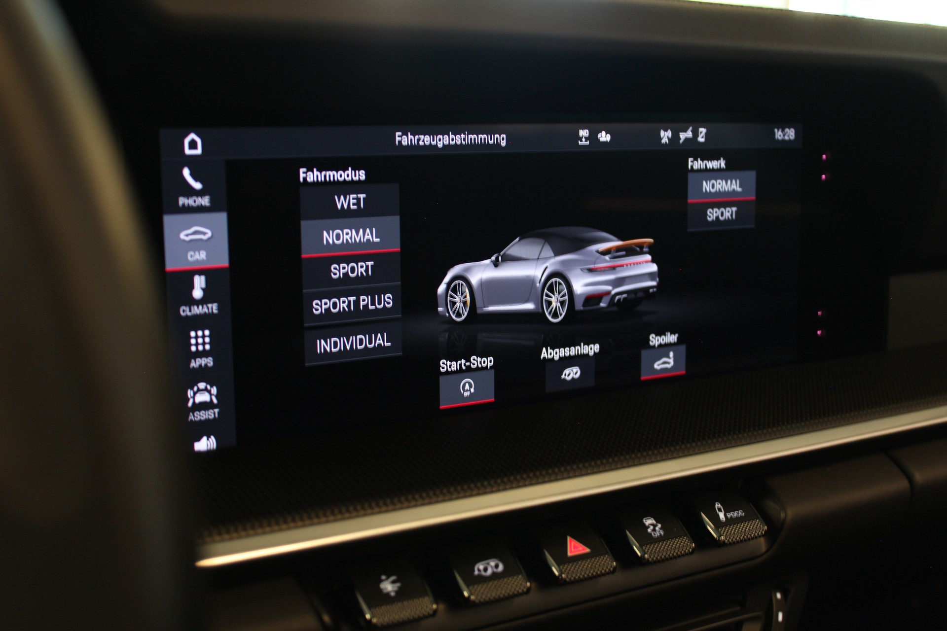 PORSCHE 911 Turbo S Cabriolet PDK-image-22