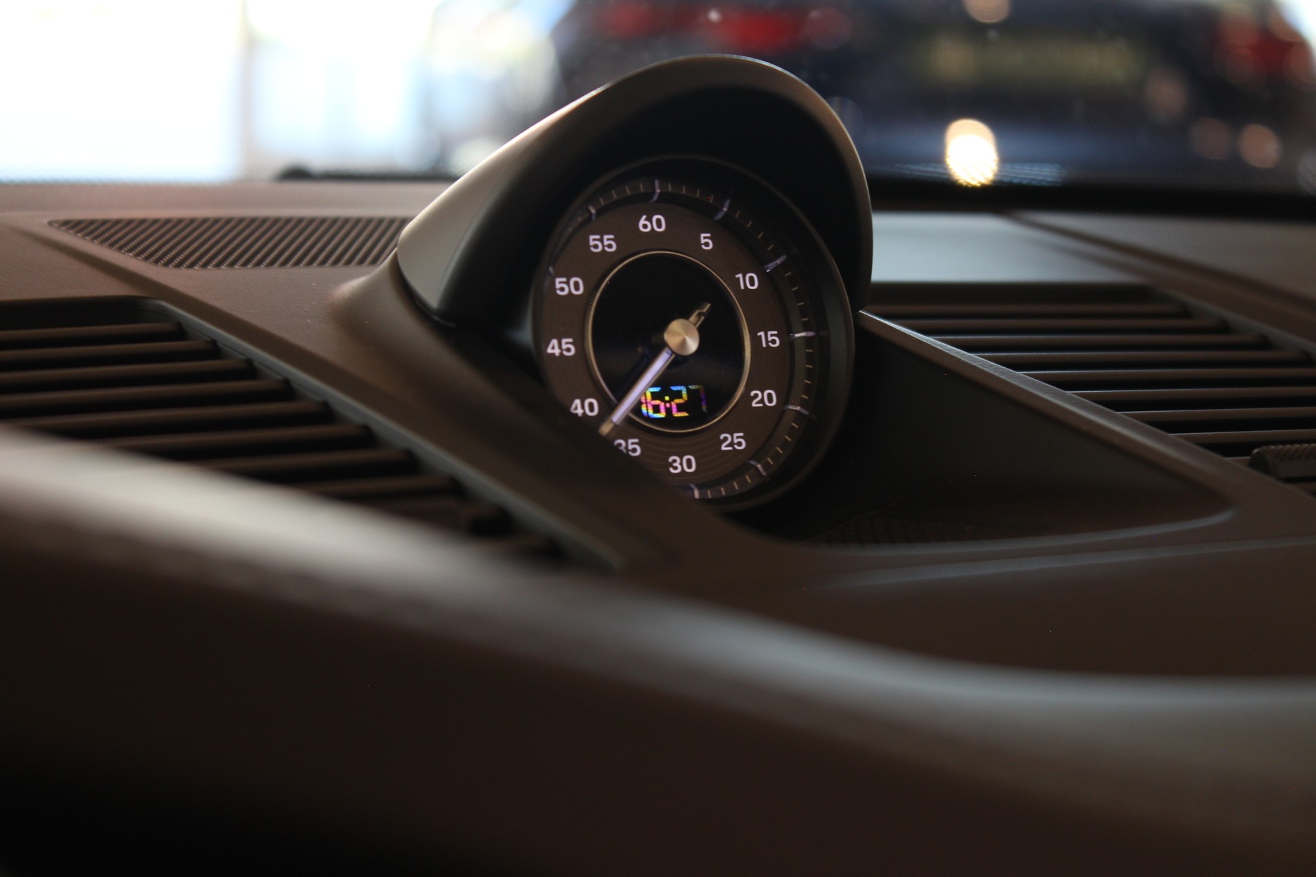 PORSCHE 911 Turbo S Cabriolet PDK-image-21