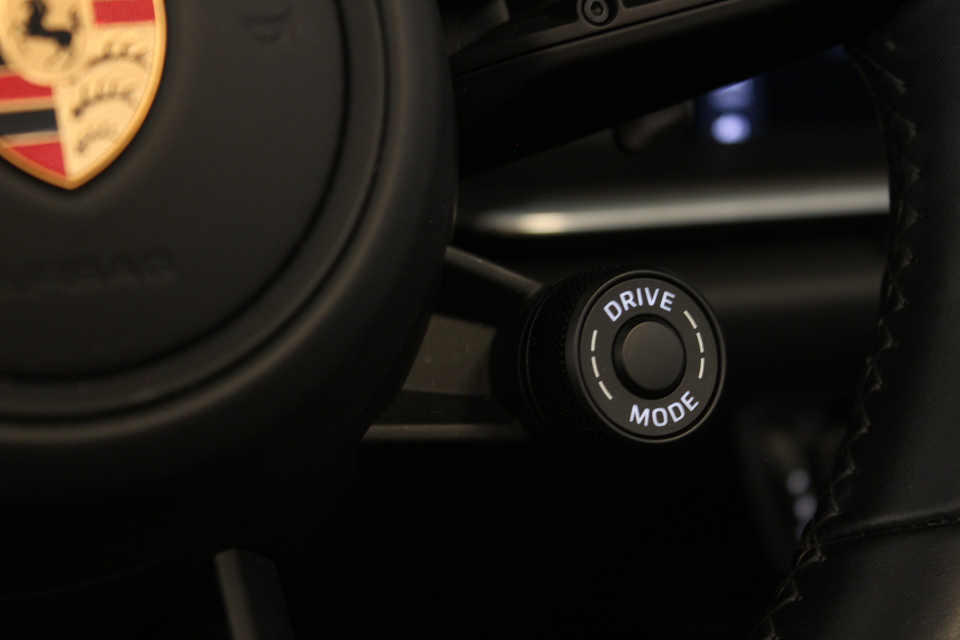 PORSCHE 911 Turbo S Cabriolet PDK-image-18