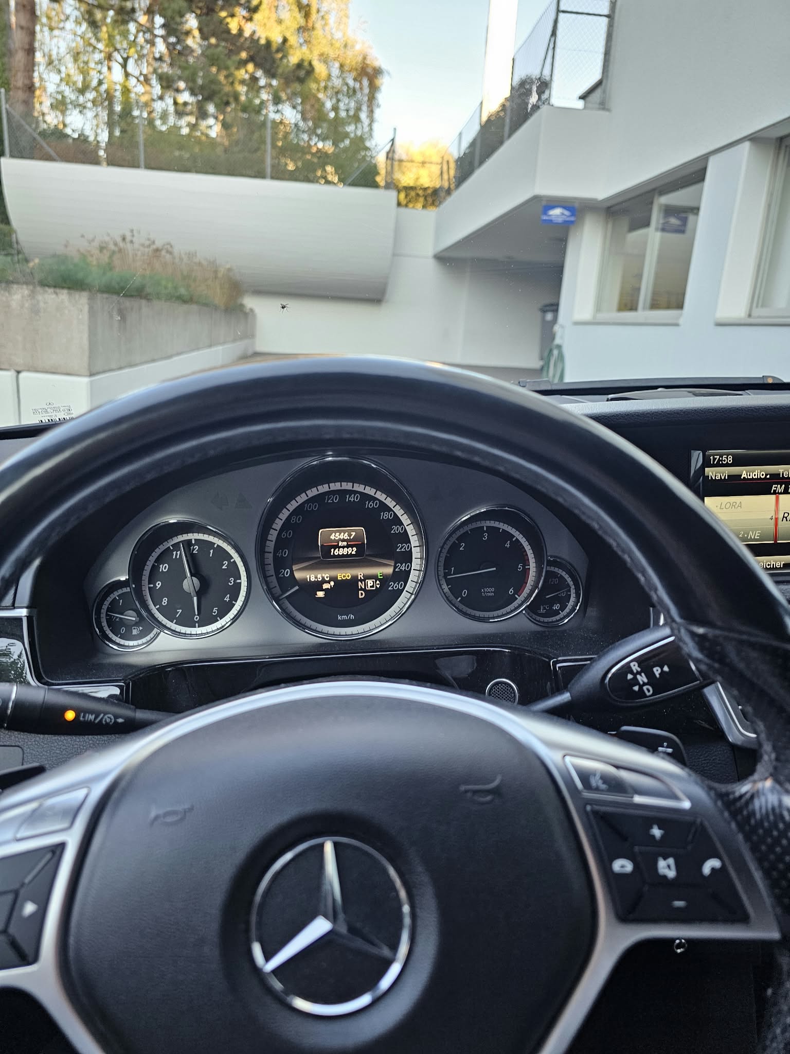 MERCEDES-BENZ E 250 CDI BlueEF Avantgarde 4m-image-4