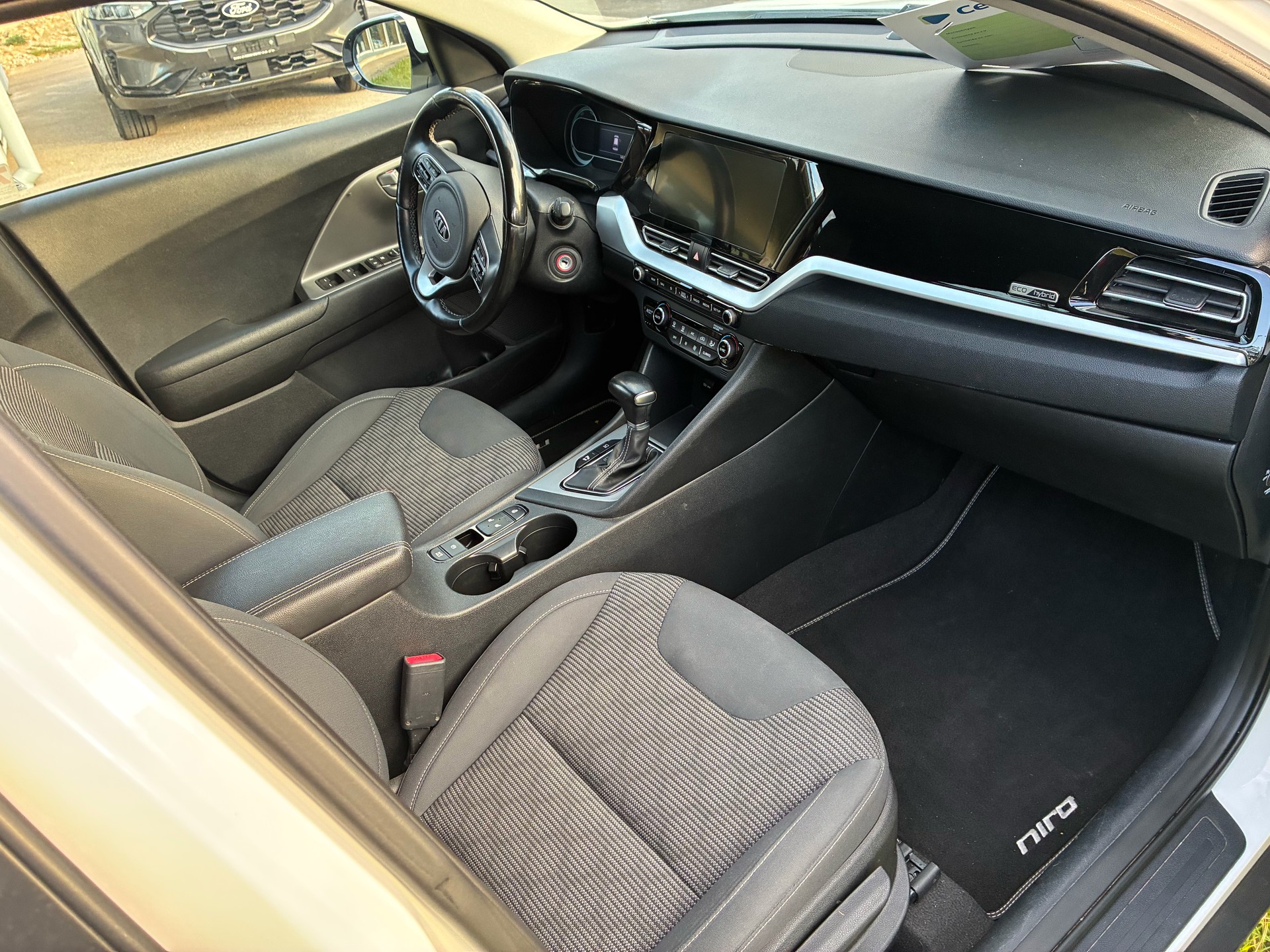 KIA Niro 1.6GDi Hybrid Power 25 DCT-image-14