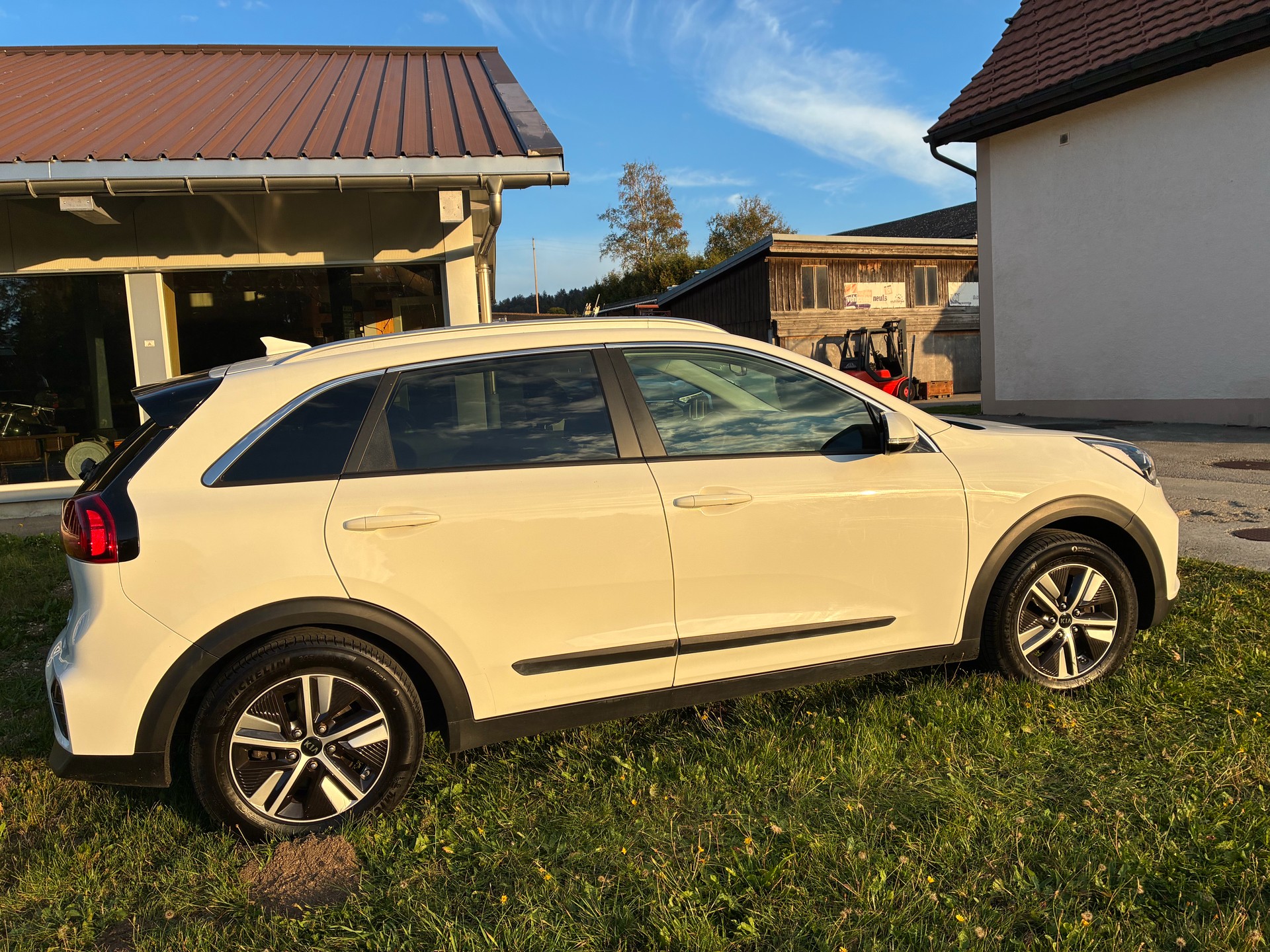 KIA Niro 1.6GDi Hybrid Power 25 DCT-image-3