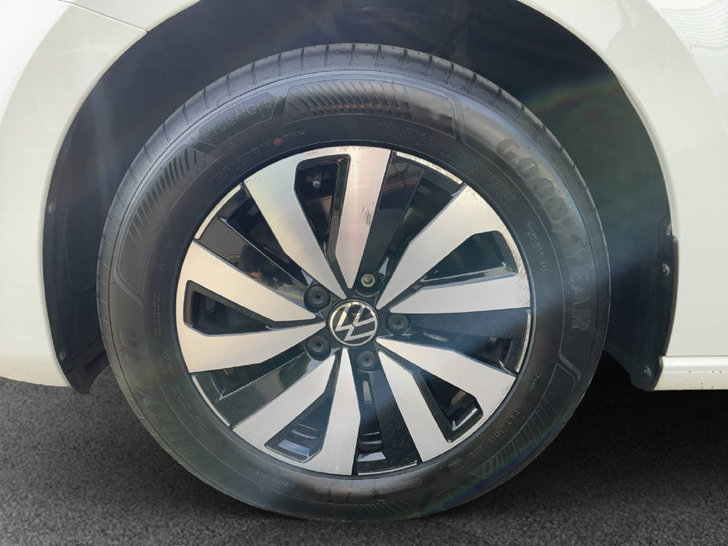VW Touran 2.0 TDI SCR Comfortline DSG-image-13
