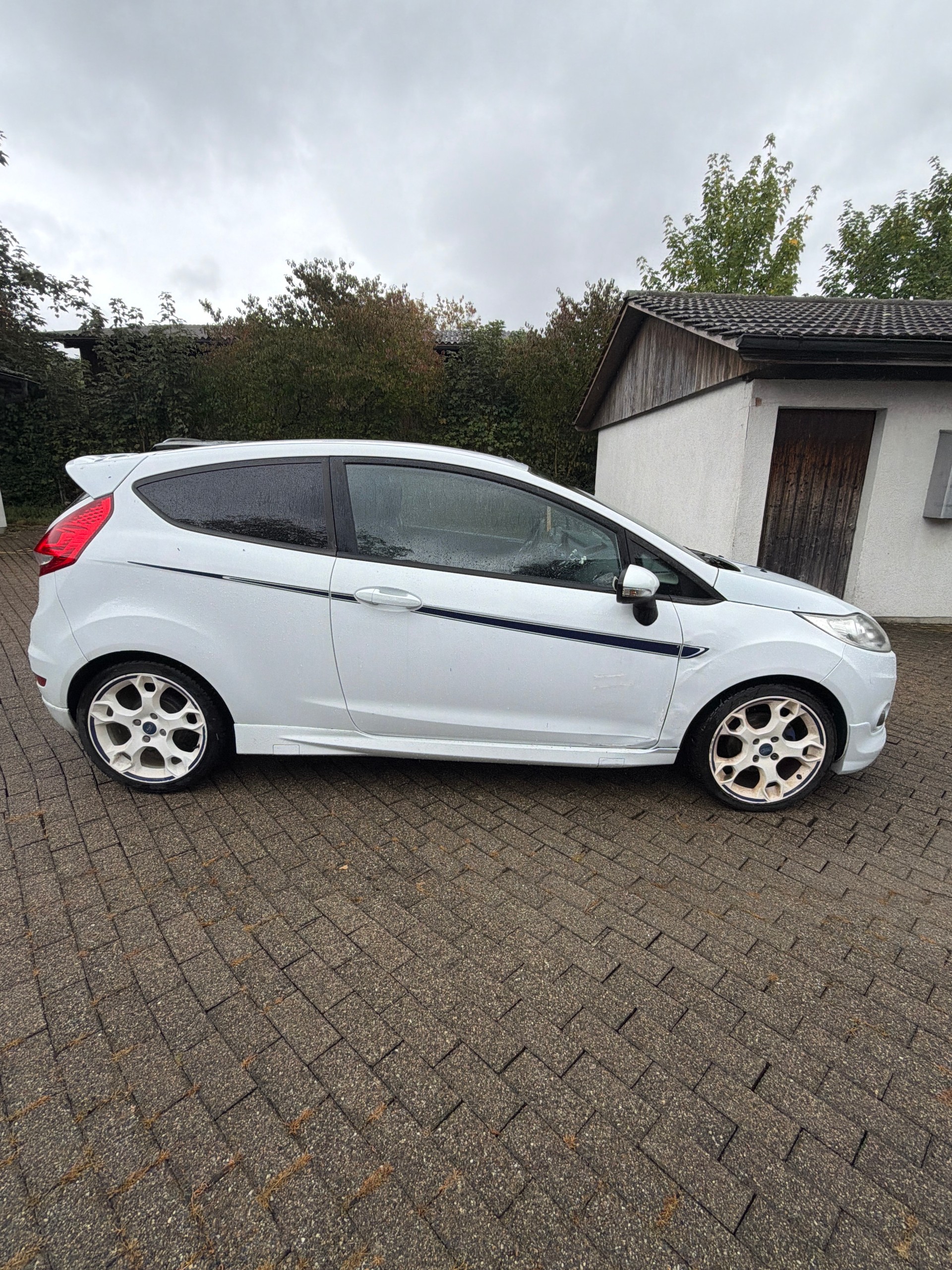 FORD Fiesta 1.6 16V Sport+-image-6