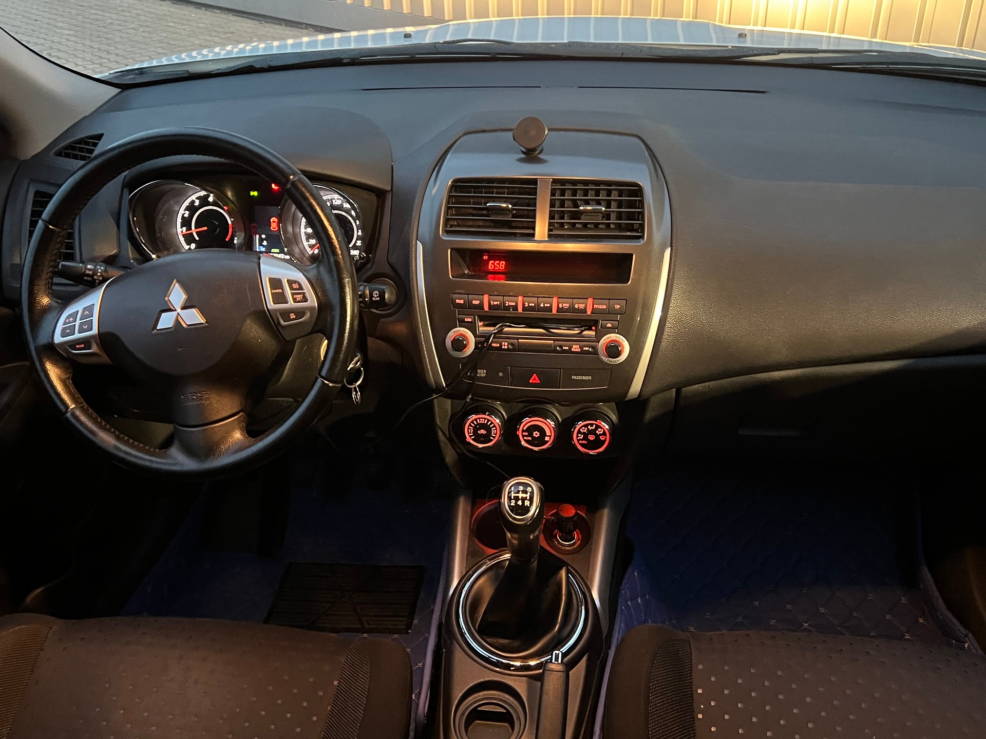 MITSUBISHI ASX 1.6 Super Jubilé 2WD-image-8