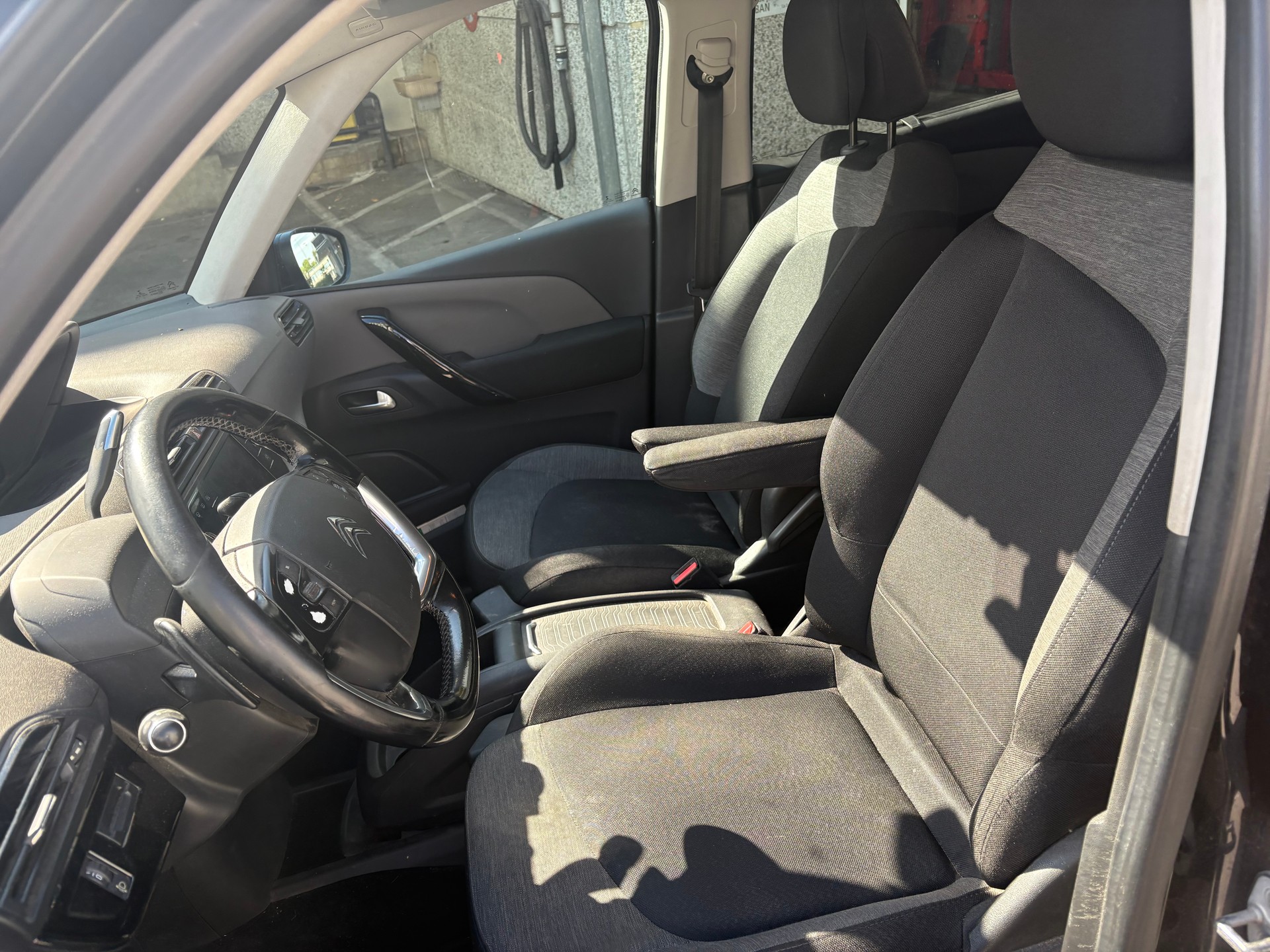 CITROEN C4 Picasso 1.6i 16V THP Shine EAT6-image-9