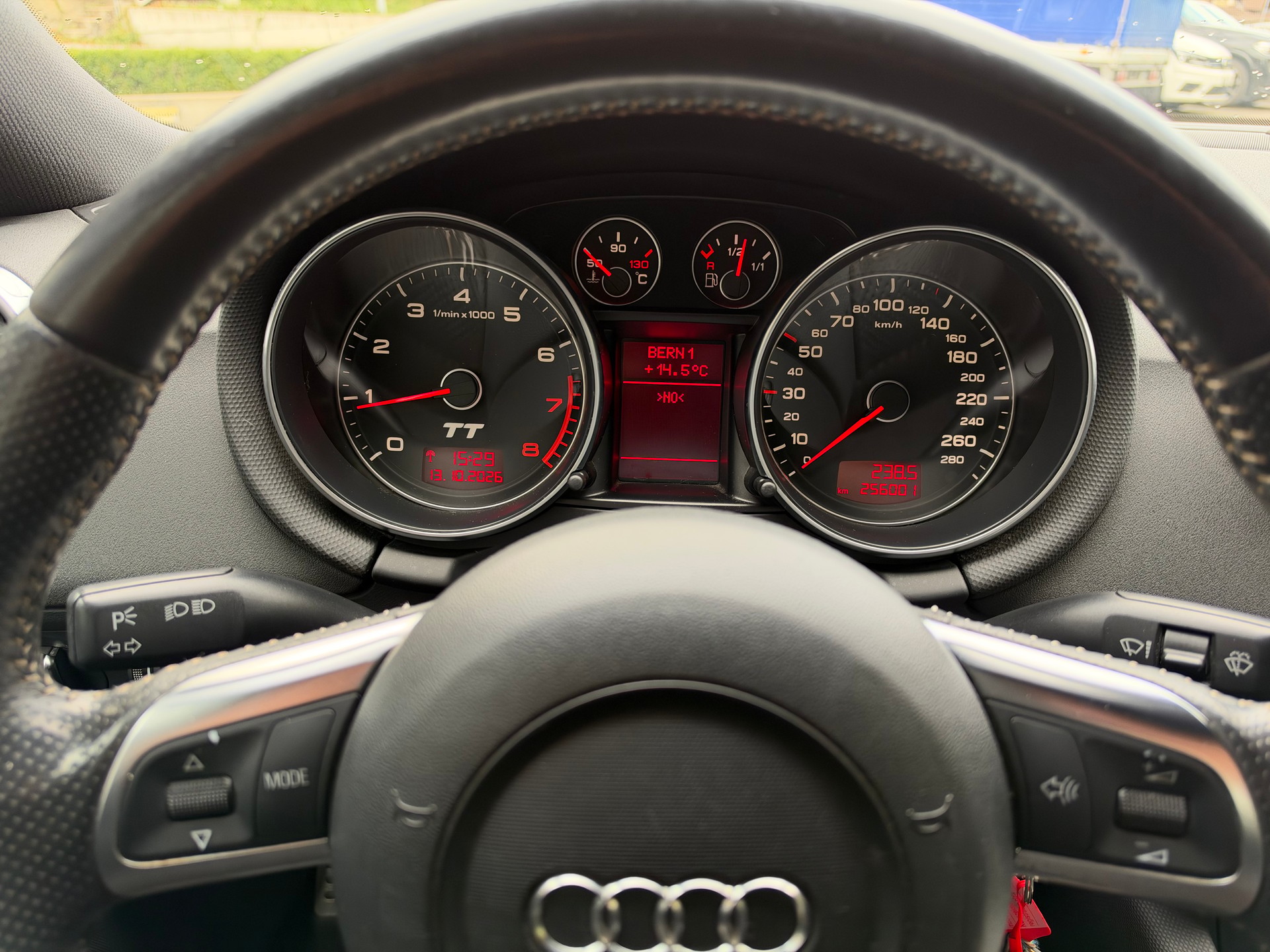 AUDI TT Coupé 2.0 TFSI-image-8