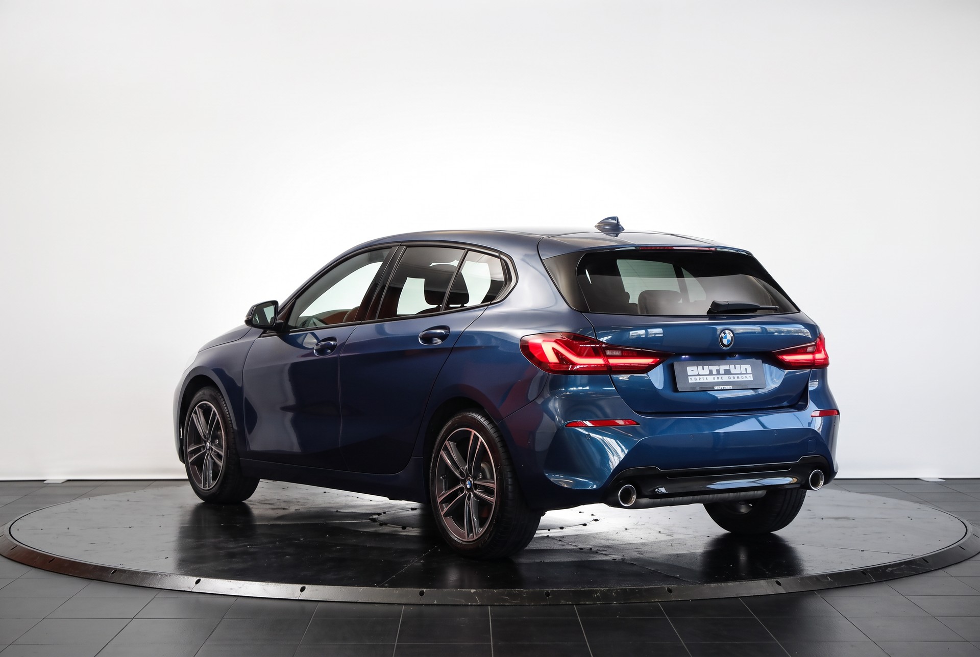 BMW 120d xDrive Steptronic Sport Line • Phytonic Blue • Head-Up • harman/kardon-image-4