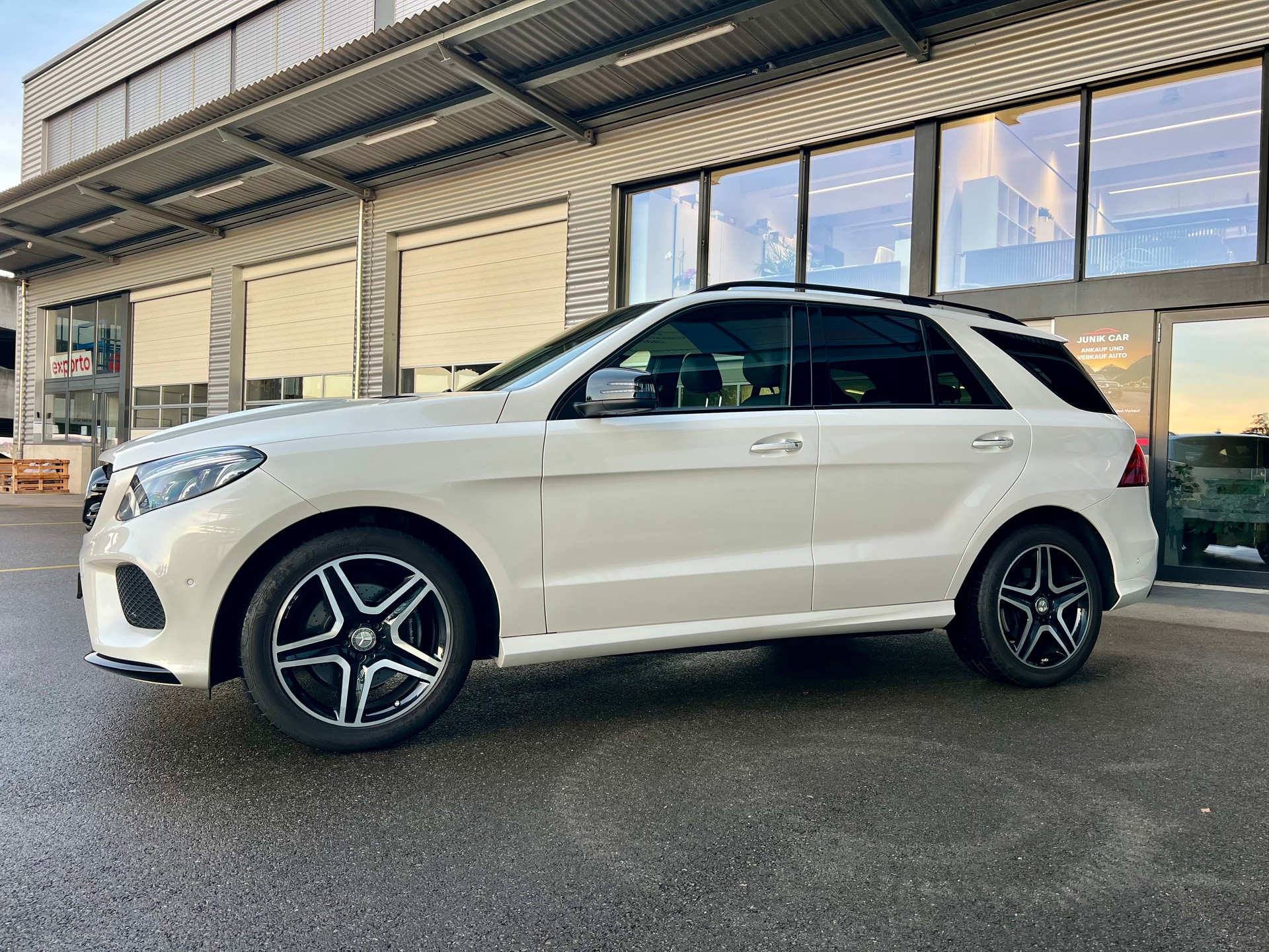 MERCEDES-BENZ GLE 350 d Executive AMG 4Matic 9G-Tronic-image-2