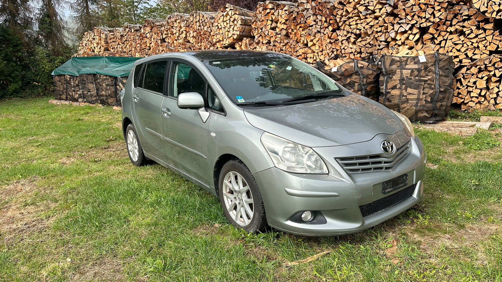 TOYOTA Verso 2.0 D-4D Linea Luna-image-1