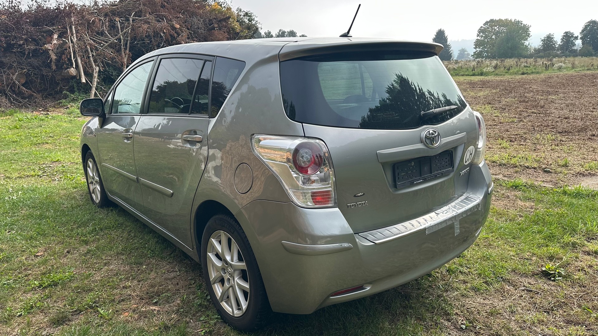 TOYOTA Verso 2.0 D-4D Linea Luna-image-3