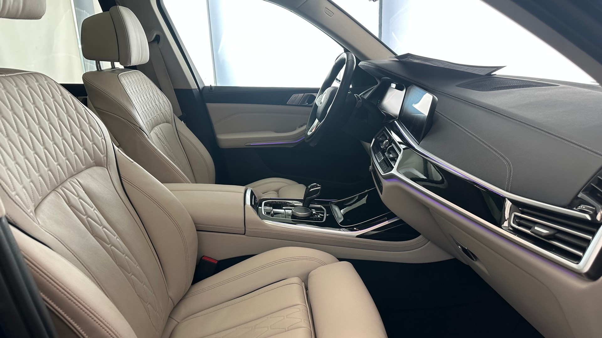 BMW X7 40d xDrive-image-24