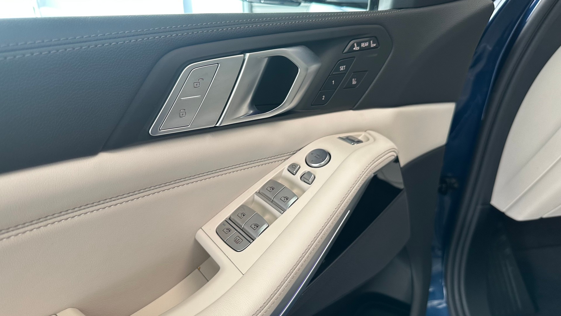 BMW X7 40d xDrive-image-11