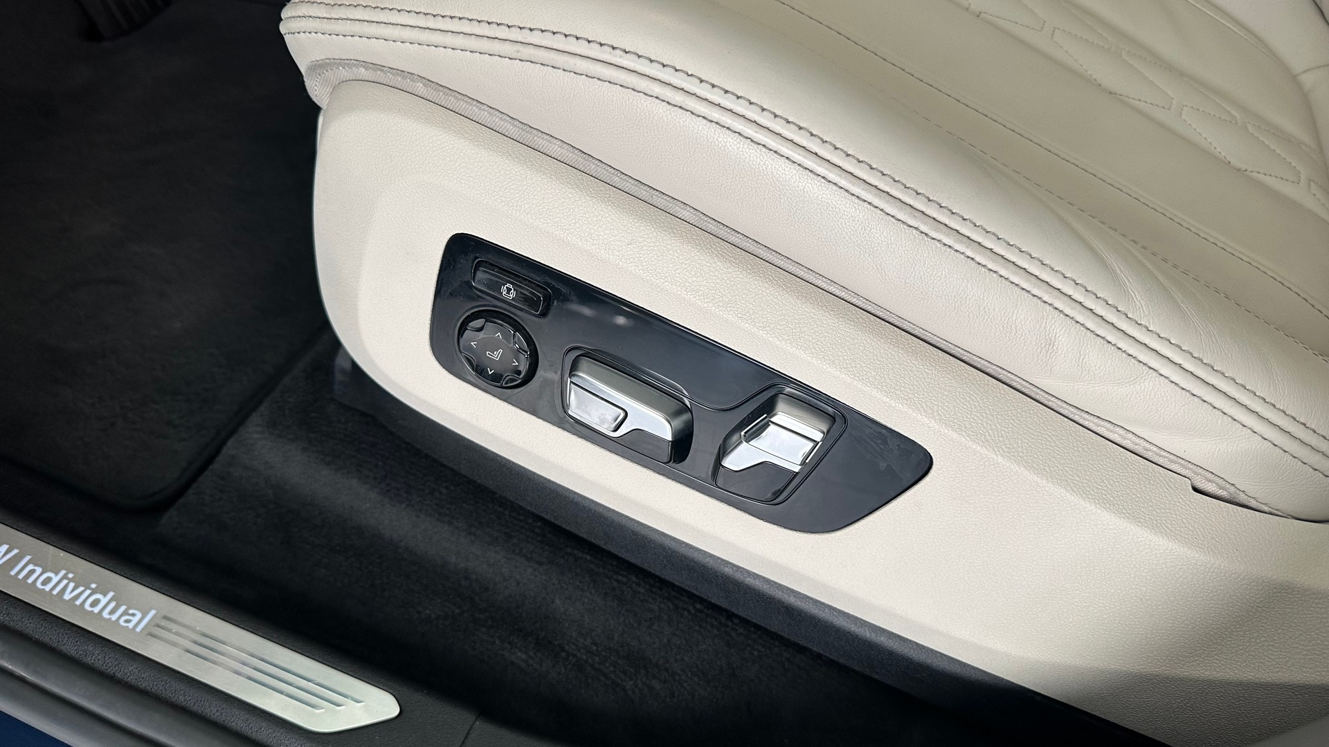 BMW X7 40d xDrive-image-12