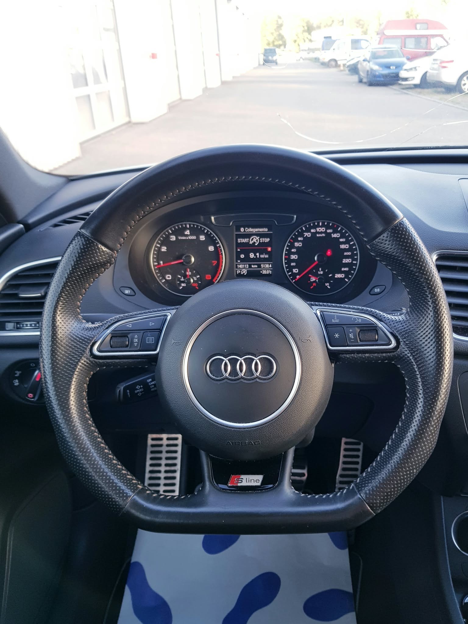 AUDI Q3 1.4 TFSI sport S-tronic-image-9