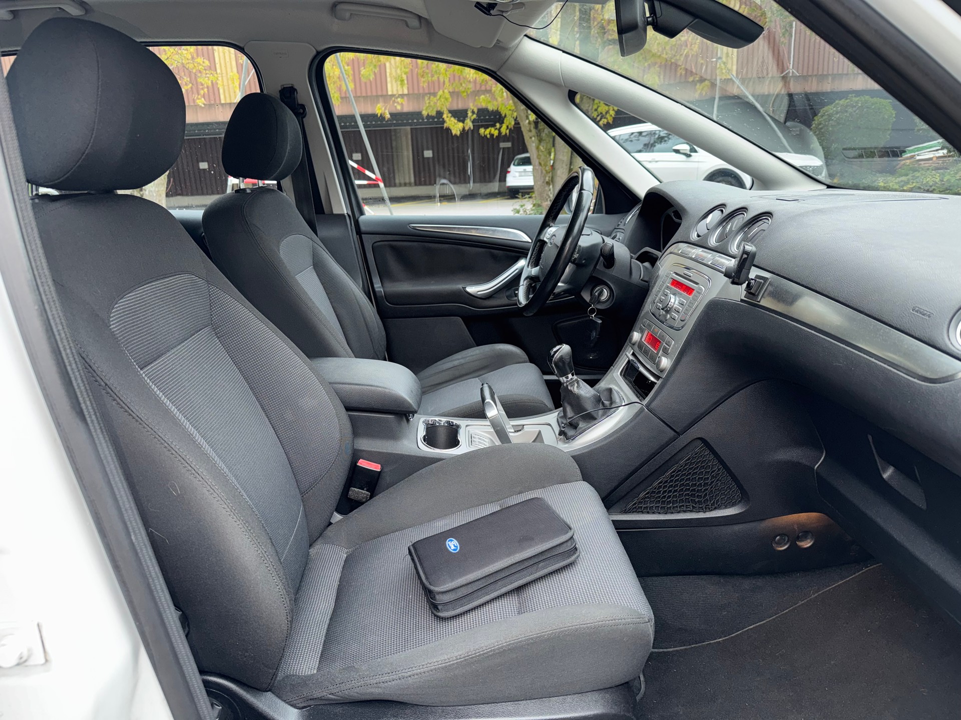 FORD S-Max 2.0i Titanium-image-11