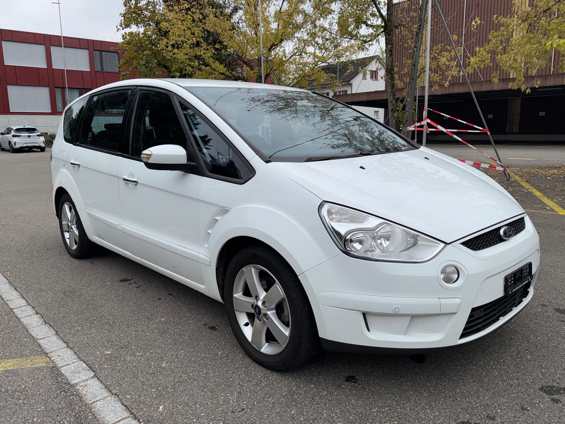 FORD S-Max 2.0i Titanium-image-4