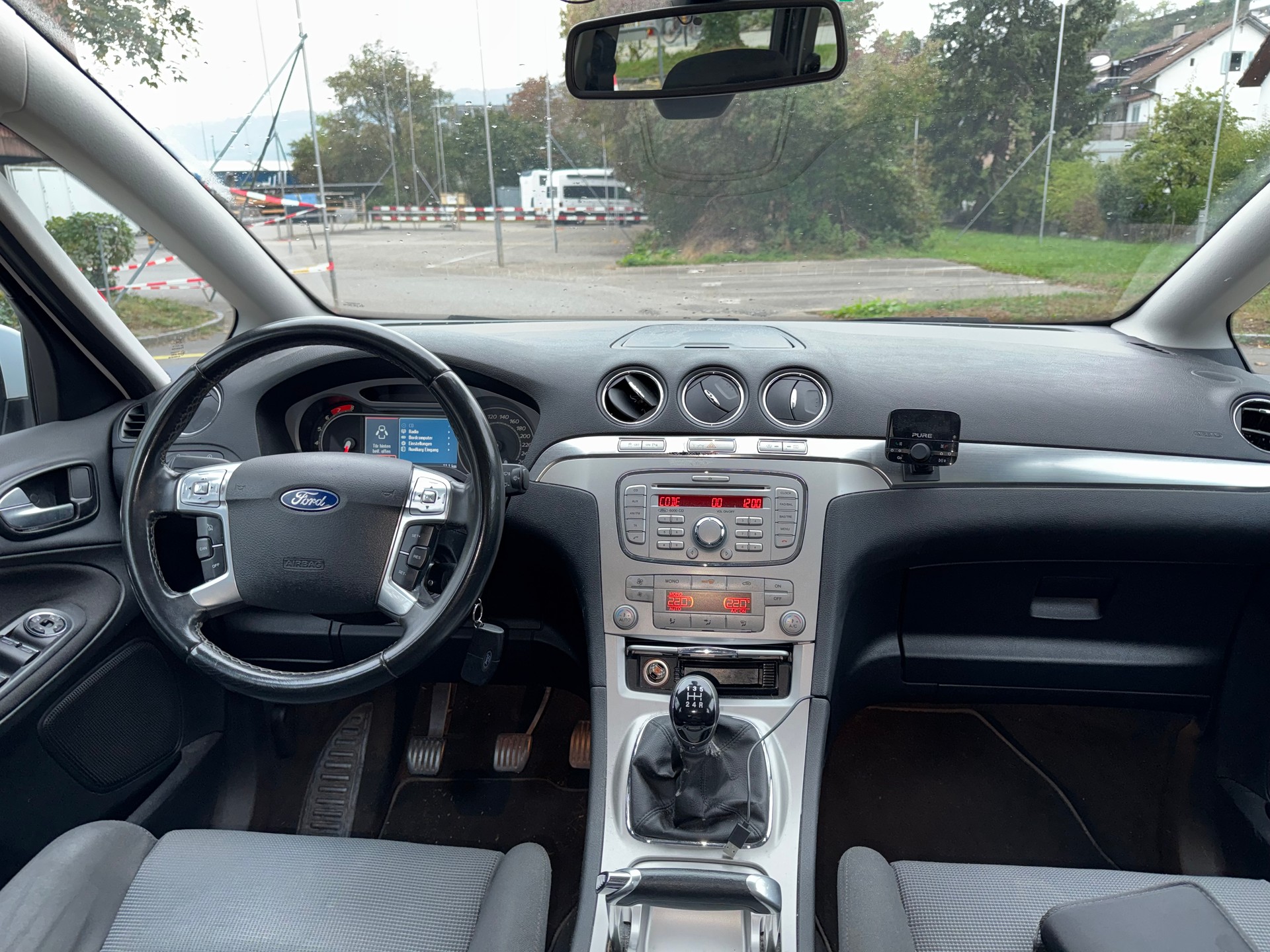 FORD S-Max 2.0i Titanium-image-13
