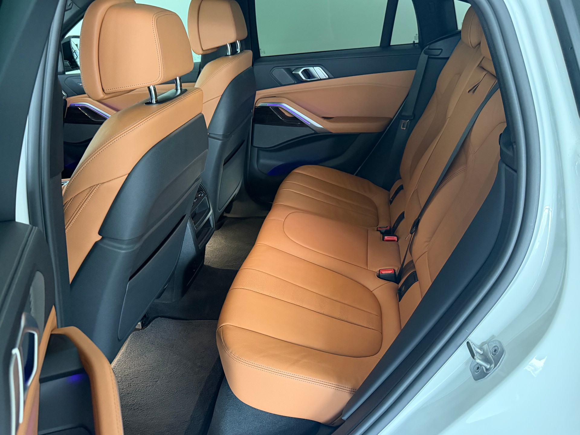 BMW X6 xDrive 48V 40d Steptronic M Sport / CH Fahrzeug-image-17