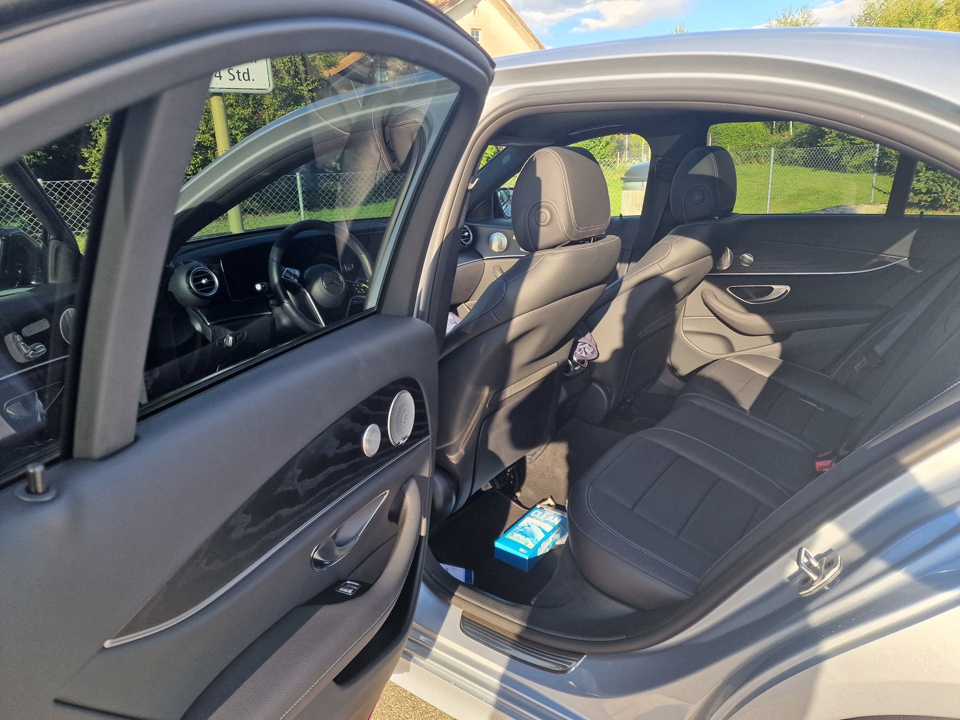 MERCEDES-BENZ E 300 de 4Matic EQ Star 9G-Tronic-image-5