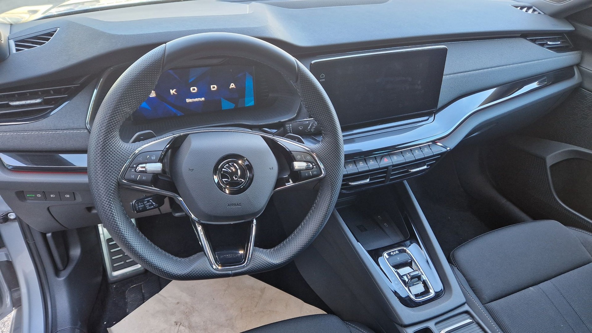 SKODA Octavia Combi 2.0 TSI SportLine DSG 4x4-image-6