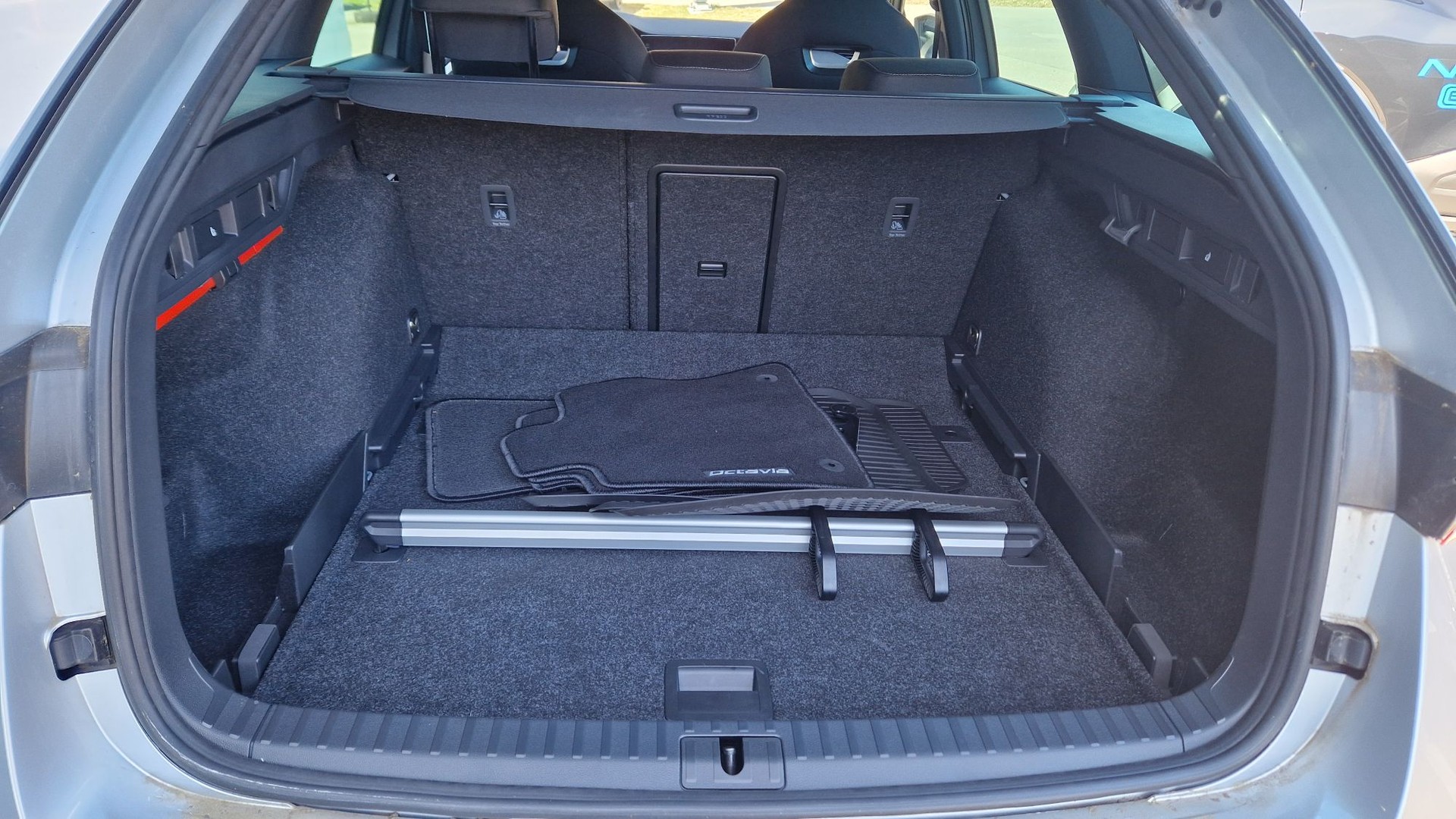 SKODA Octavia Combi 2.0 TSI SportLine DSG 4x4-image-10